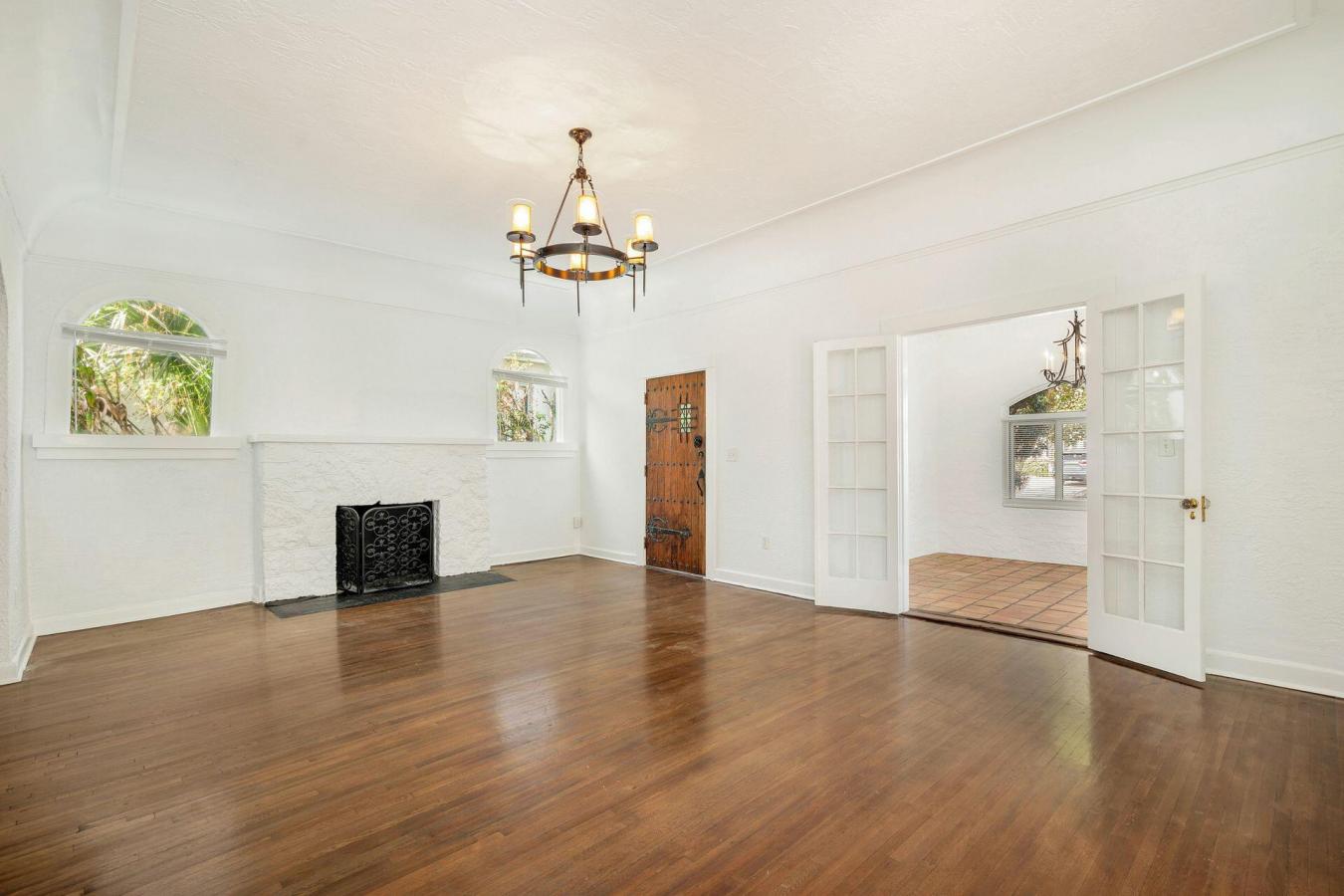 West Palm Beach, Florida, 33405, United States, 6 Bedrooms Bedrooms, ,3 BathroomsBathrooms,Residential,For Sale,1971140