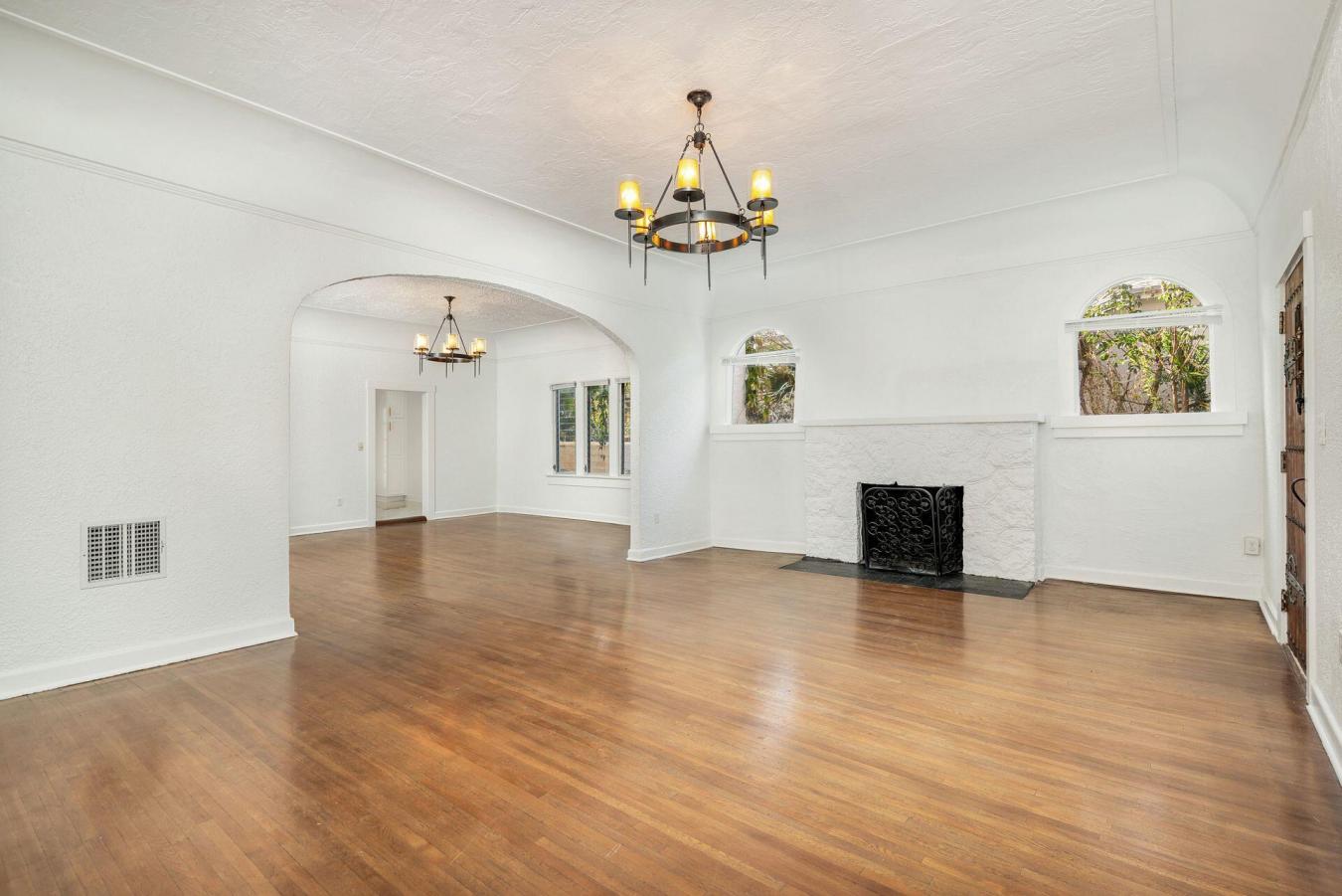 West Palm Beach, Florida, 33405, United States, 6 Bedrooms Bedrooms, ,3 BathroomsBathrooms,Residential,For Sale,1971140