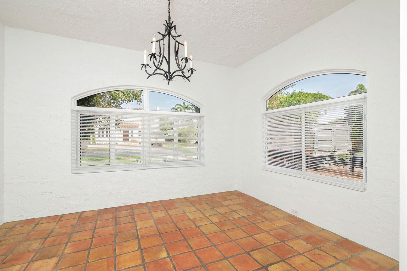 West Palm Beach, Florida, 33405, United States, 6 Bedrooms Bedrooms, ,3 BathroomsBathrooms,Residential,For Sale,1971140