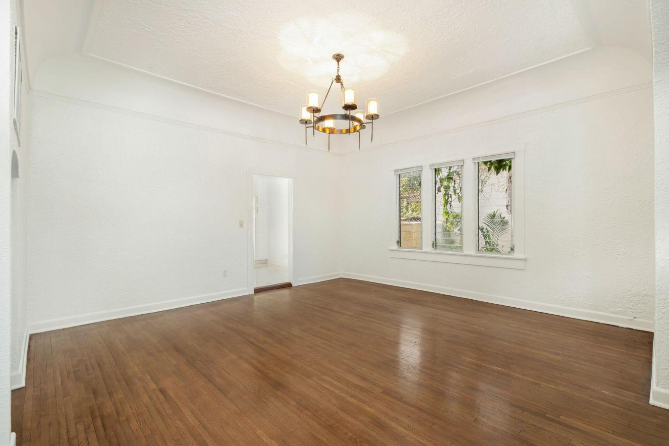 West Palm Beach, Florida, 33405, United States, 6 Bedrooms Bedrooms, ,3 BathroomsBathrooms,Residential,For Sale,1971140