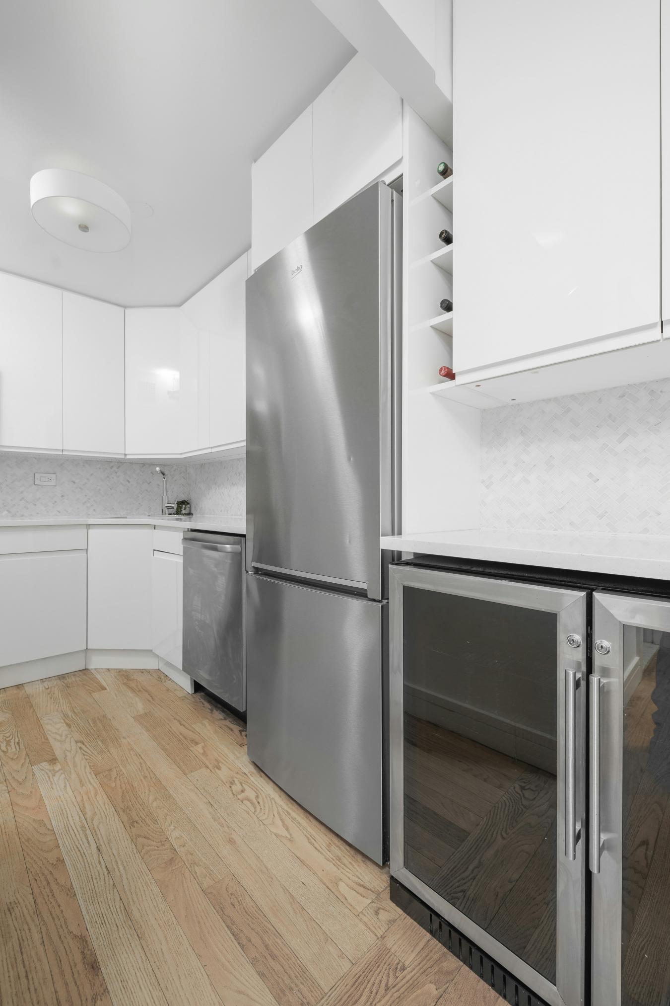 Flatiron, New York, 10011, United States, 2 Bedrooms Bedrooms, ,1 BathroomBathrooms,Residential,For Sale,1971138