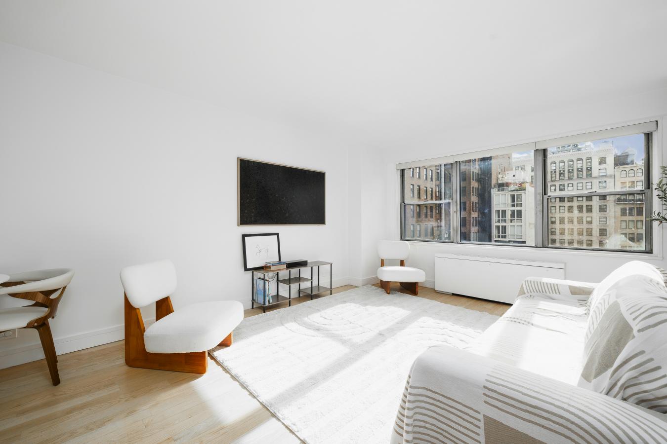 Flatiron, New York, 10011, United States, 2 Bedrooms Bedrooms, ,1 BathroomBathrooms,Residential,For Sale,1971138