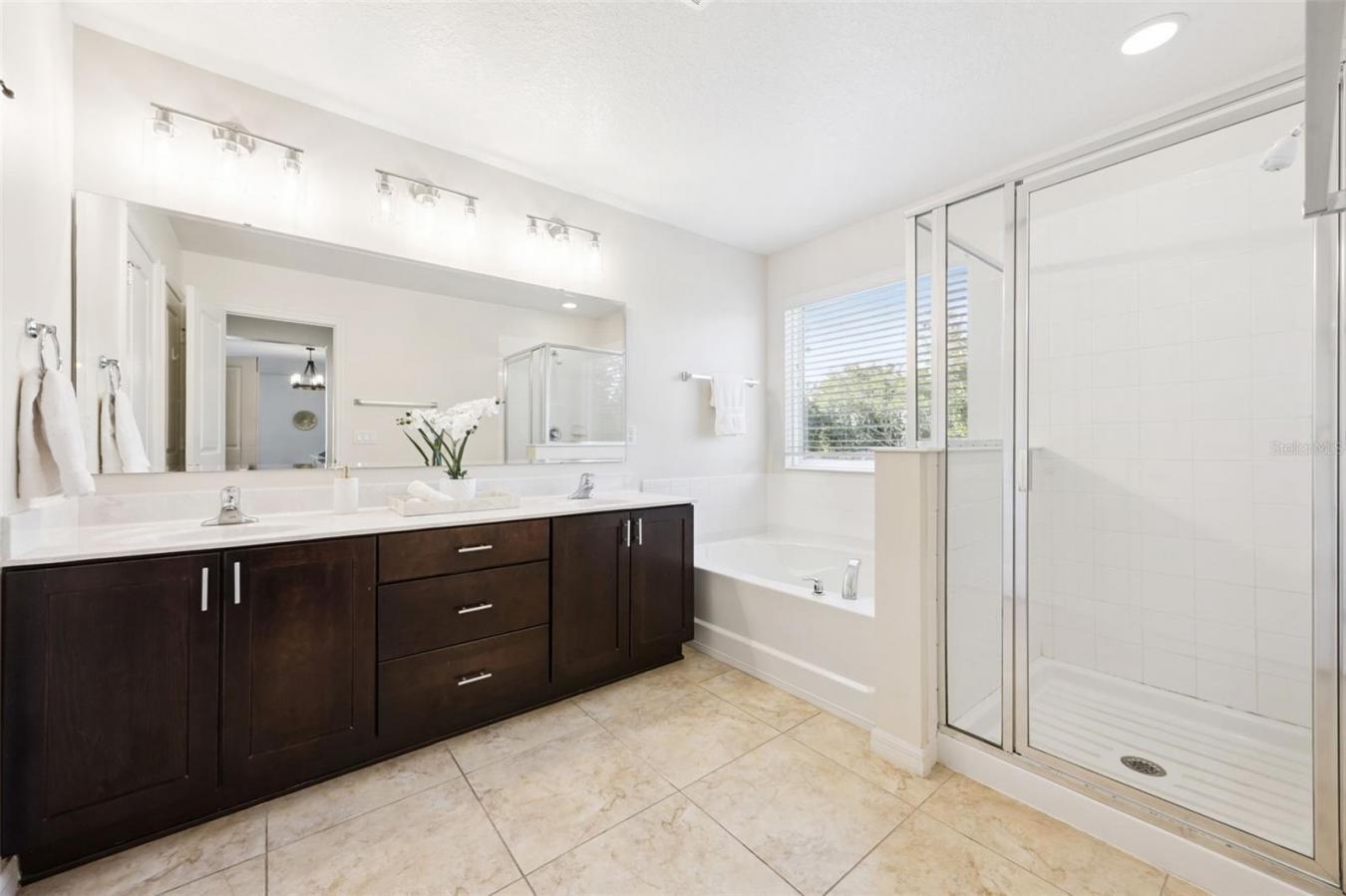 WINDERMERE, Orange, 34786, United States, 3 Bedrooms Bedrooms, ,2 BathroomsBathrooms,Residential,For Sale,1972057