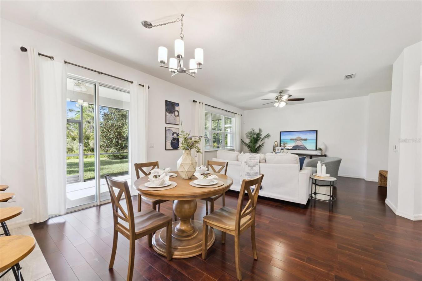 WINDERMERE, Orange, 34786, United States, 3 Bedrooms Bedrooms, ,2 BathroomsBathrooms,Residential,For Sale,1972057