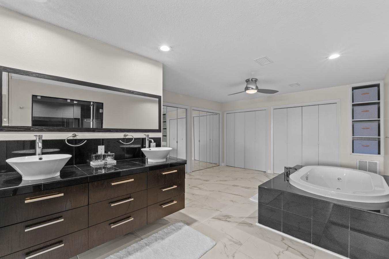 Winter Haven, Polk, 33884, United States, 7 Bedrooms Bedrooms, ,5 BathroomsBathrooms,Residential,For Sale,1971144