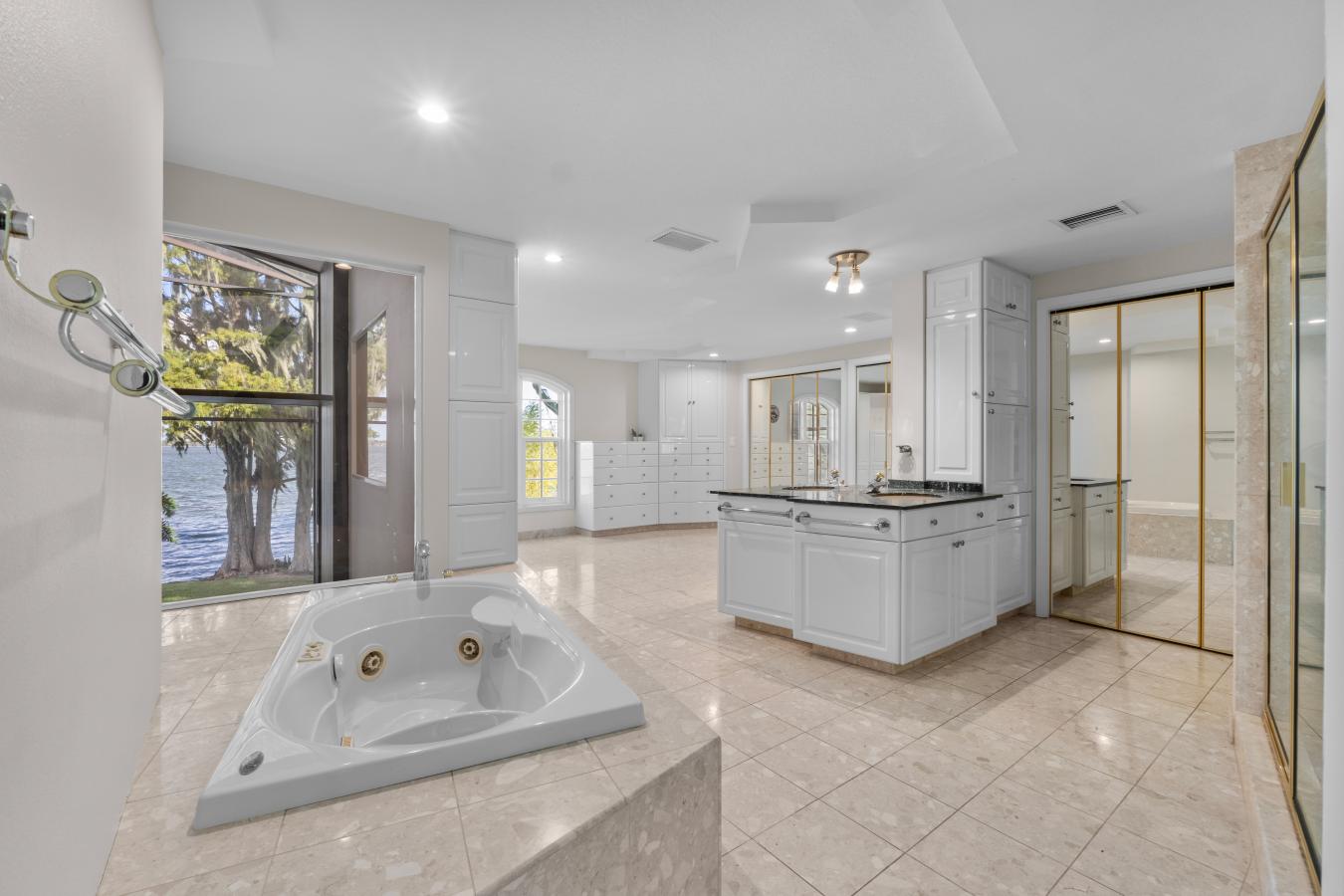 Winter Haven, Polk, 33884, United States, 7 Bedrooms Bedrooms, ,5 BathroomsBathrooms,Residential,For Sale,1971144