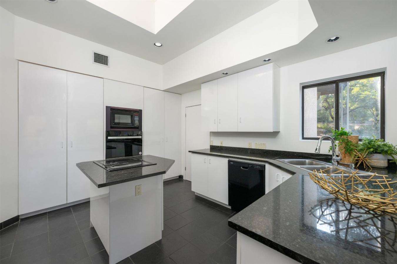 Austin, Travis, 78759, United States, 3 Bedrooms Bedrooms, ,3 BathroomsBathrooms,Residential,For Sale,1971131