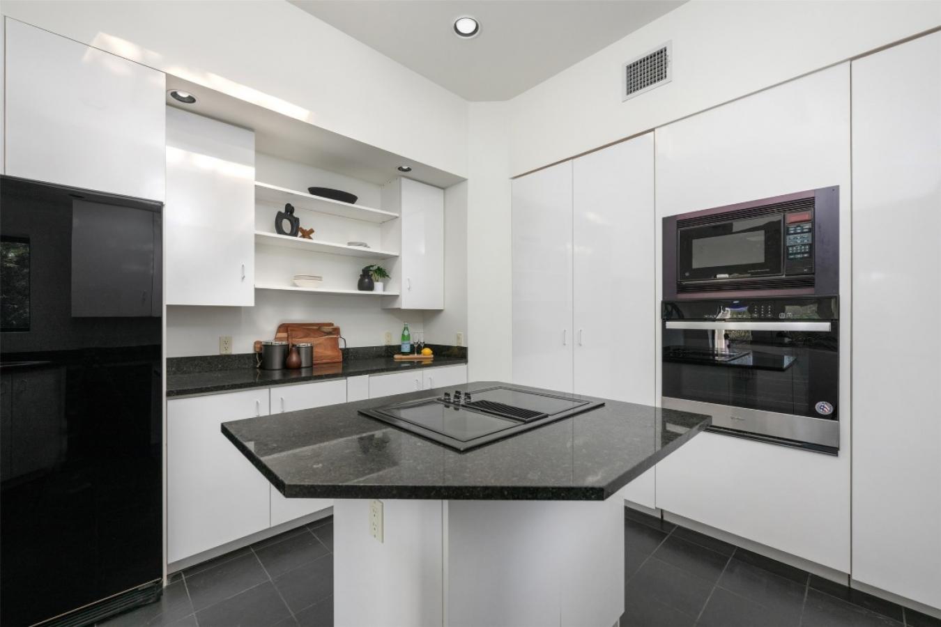 Austin, Travis, 78759, United States, 3 Bedrooms Bedrooms, ,3 BathroomsBathrooms,Residential,For Sale,1971131