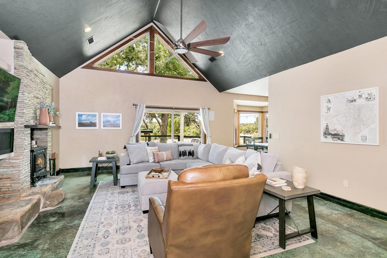 Fredericksburg, Gillespie, 78624, United States, 2 Bedrooms Bedrooms, ,2 BathroomsBathrooms,Residential,For Sale,1971130