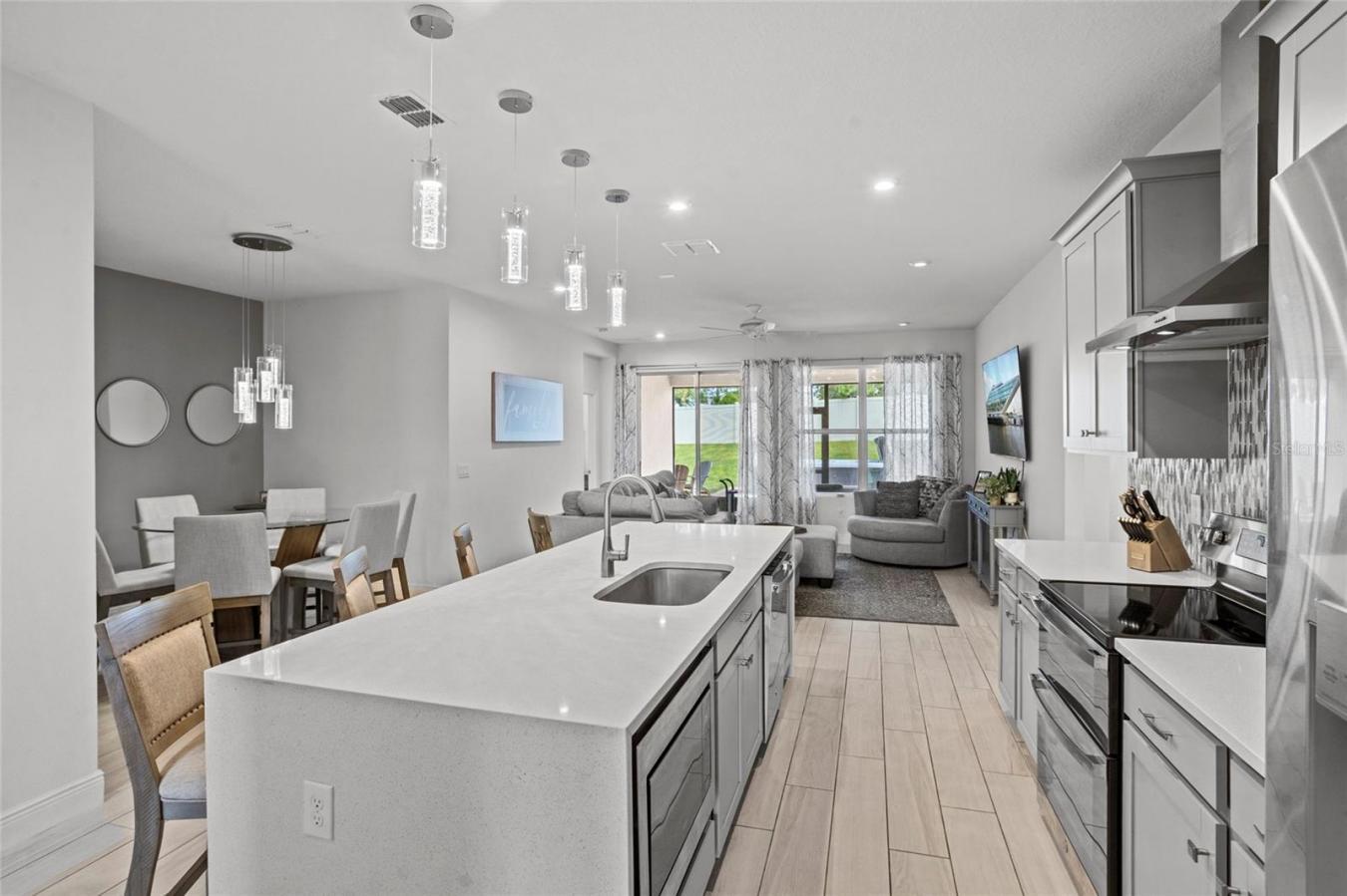 CLERMONT, Lake, 34711, United States, 4 Bedrooms Bedrooms, ,3 BathroomsBathrooms,Residential,For Sale,1971128