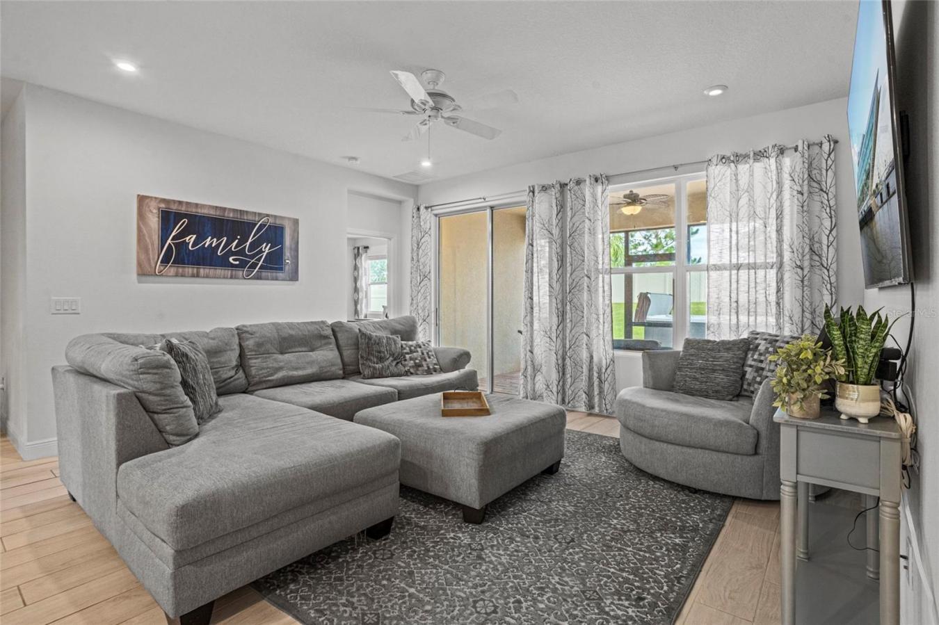 CLERMONT, Lake, 34711, United States, 4 Bedrooms Bedrooms, ,3 BathroomsBathrooms,Residential,For Sale,1971128