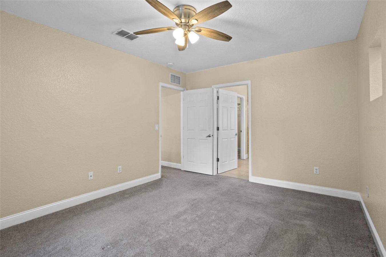 ORLANDO, Orange, 32801, United States, 3 Bedrooms Bedrooms, ,2 BathroomsBathrooms,Residential,For Sale,1971142