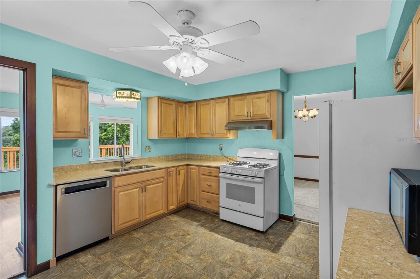 MOUNT DORA, Lake, 32757, United States, 3 Bedrooms Bedrooms, ,3 BathroomsBathrooms,Residential,For Sale,1971139