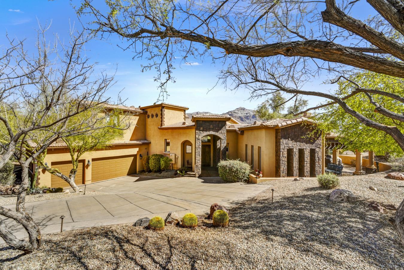 Gold Canyon, Arizona, 85118, United States, 3 Bedrooms Bedrooms, ,2 BathroomsBathrooms,Residential,For Sale,1971133