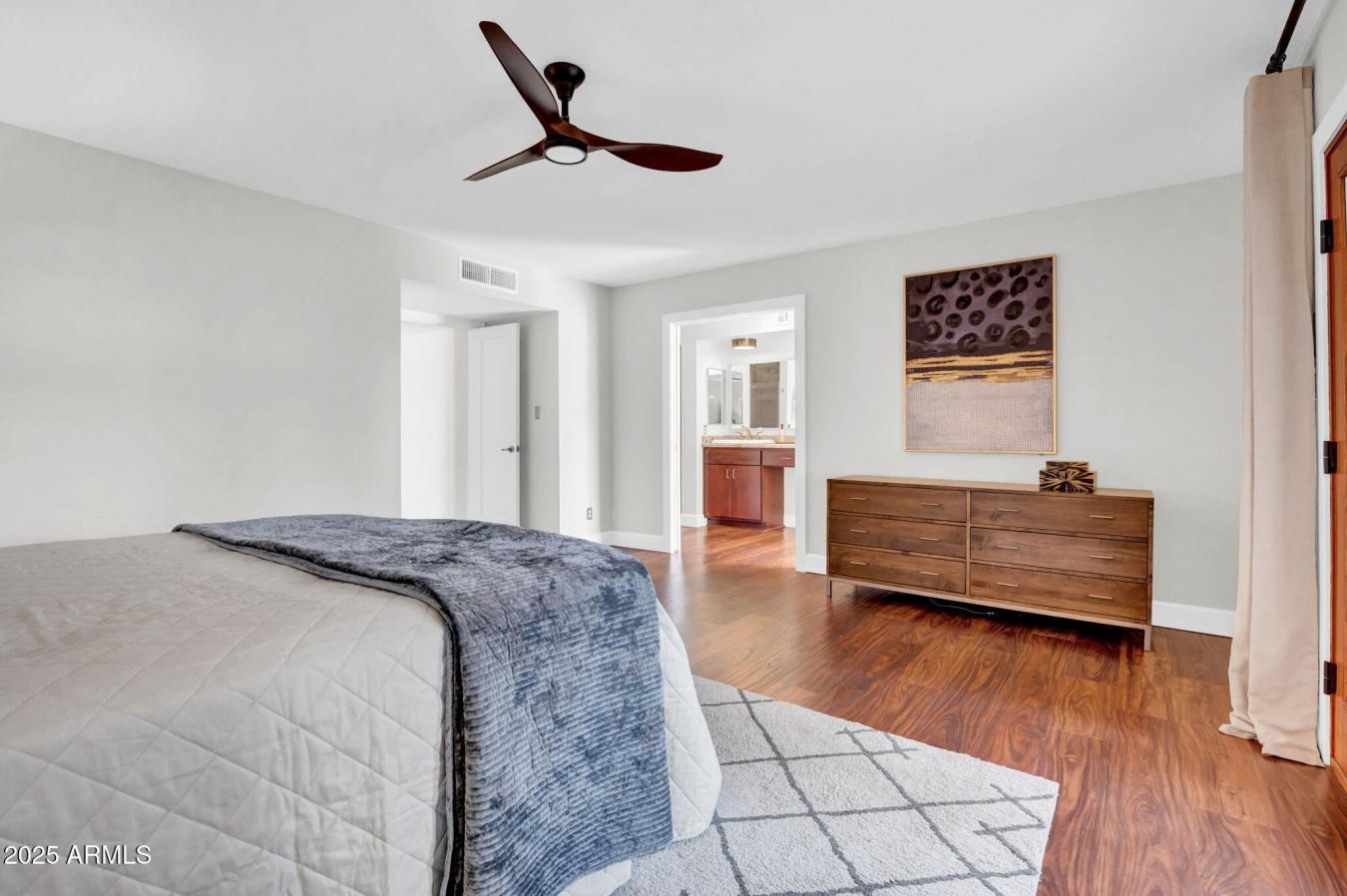 Phoenix, Maricopa, 85020, United States, 3 Bedrooms Bedrooms, ,2 BathroomsBathrooms,Residential,For Sale,1971124