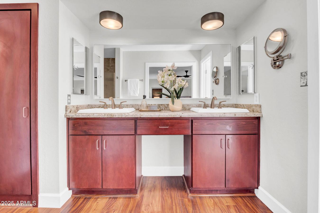 Phoenix, Maricopa, 85020, United States, 3 Bedrooms Bedrooms, ,2 BathroomsBathrooms,Residential,For Sale,1971124