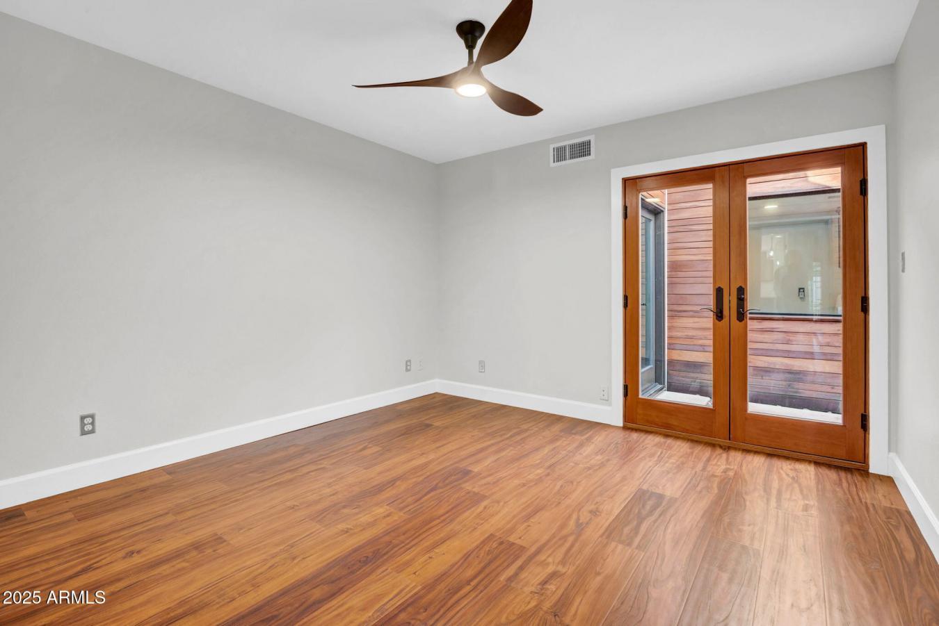 Phoenix, Maricopa, 85020, United States, 3 Bedrooms Bedrooms, ,2 BathroomsBathrooms,Residential,For Sale,1971124