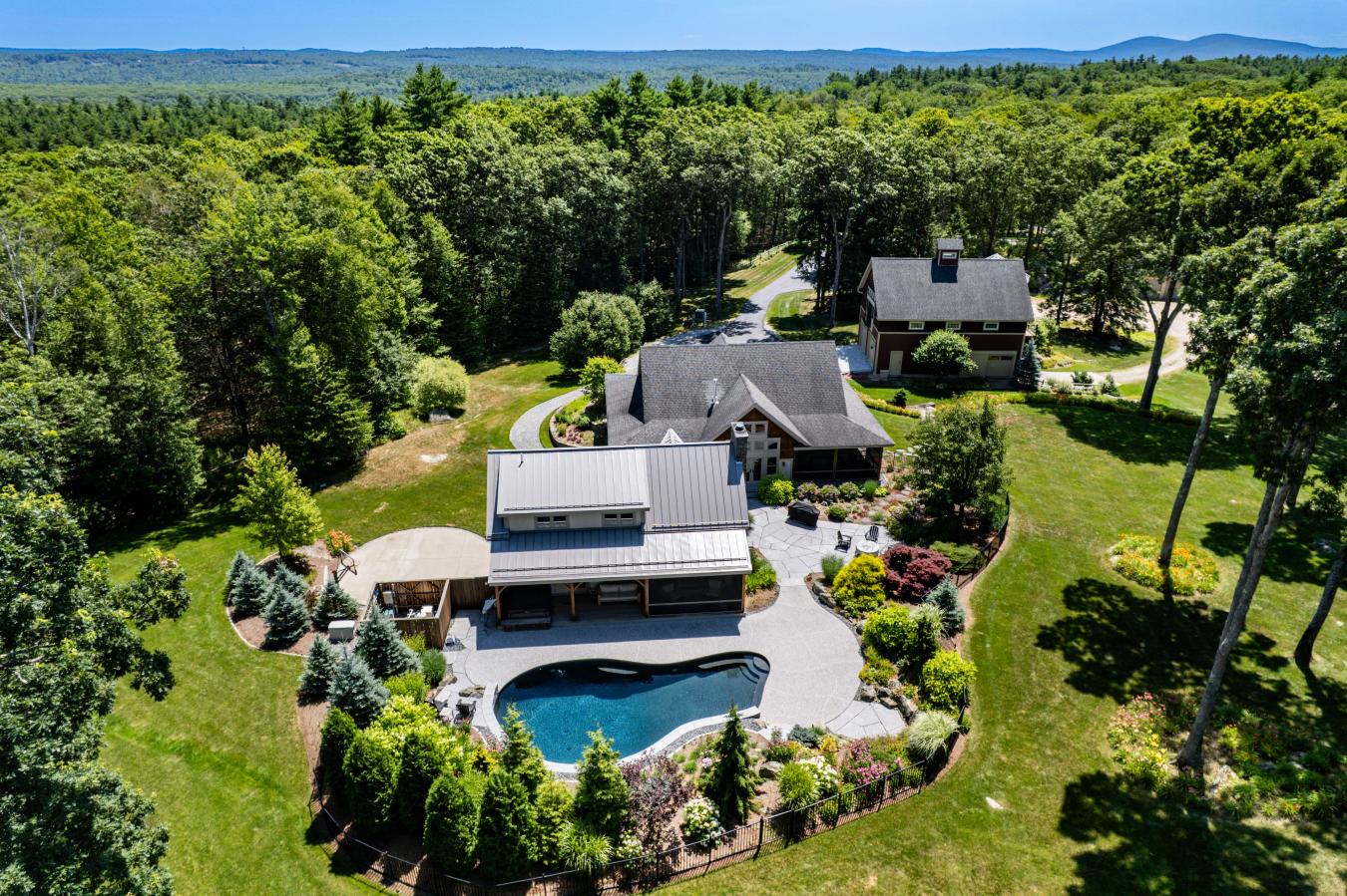 Weare, Hillsborough, 03281, United States, 4 Bedrooms Bedrooms, ,4 BathroomsBathrooms,Residential,For Sale,1990000