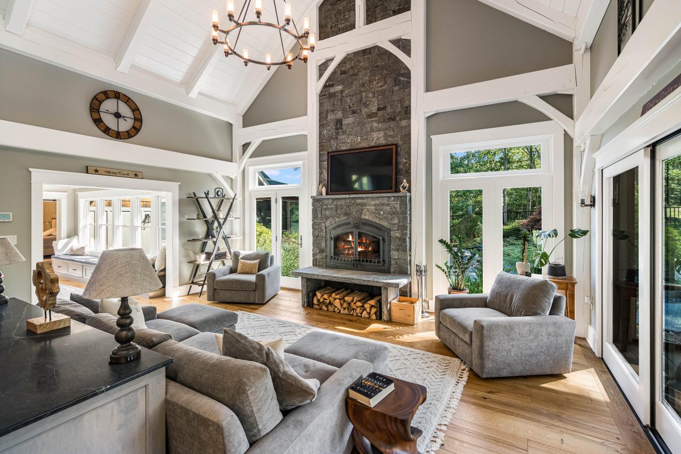 Weare, Hillsborough, 03281, United States, 4 Bedrooms Bedrooms, ,4 BathroomsBathrooms,Residential,For Sale,1990000