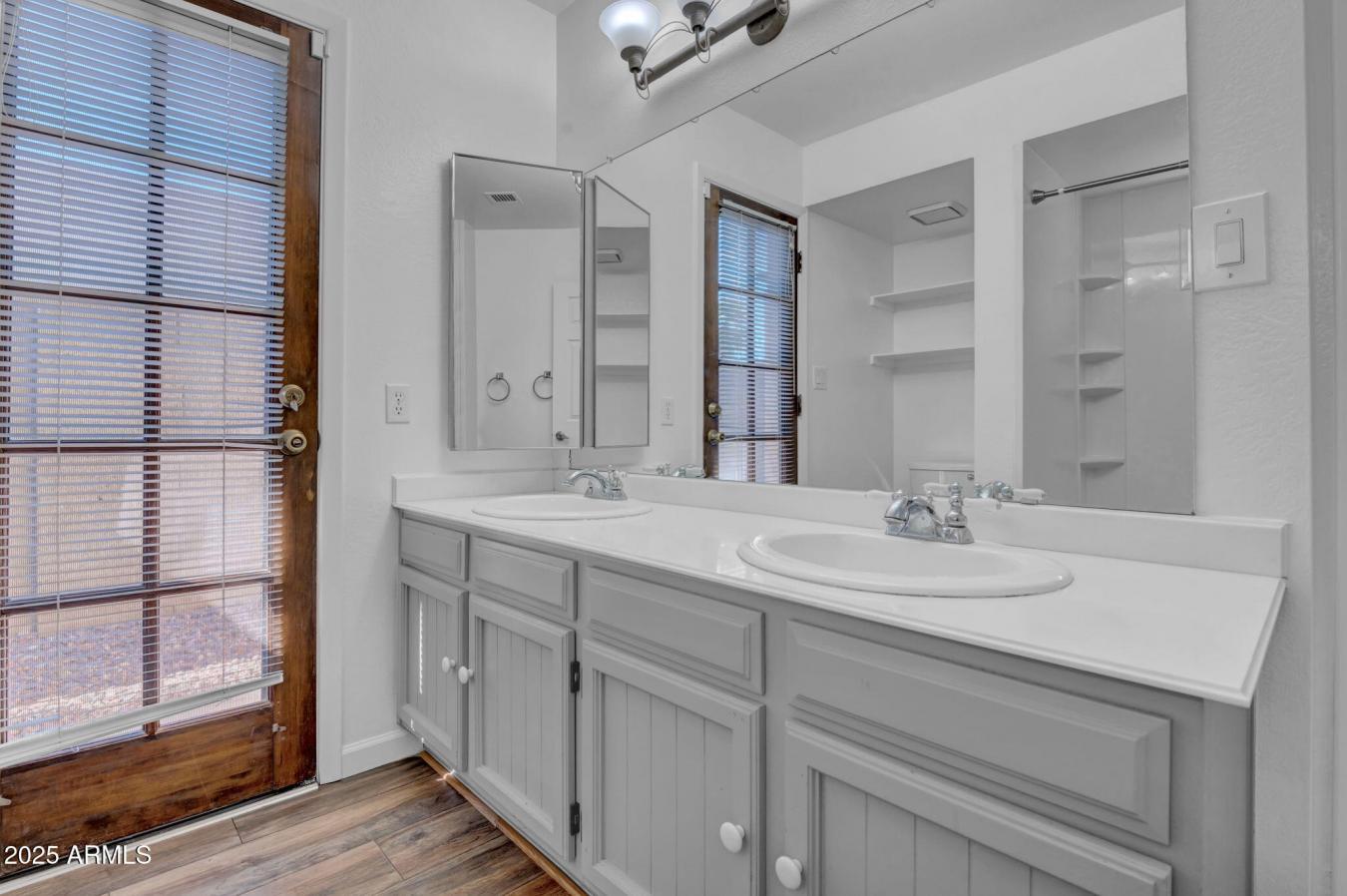 Glendale, Maricopa, 85304, United States, 4 Bedrooms Bedrooms, ,2 BathroomsBathrooms,Residential,For Sale,1971119