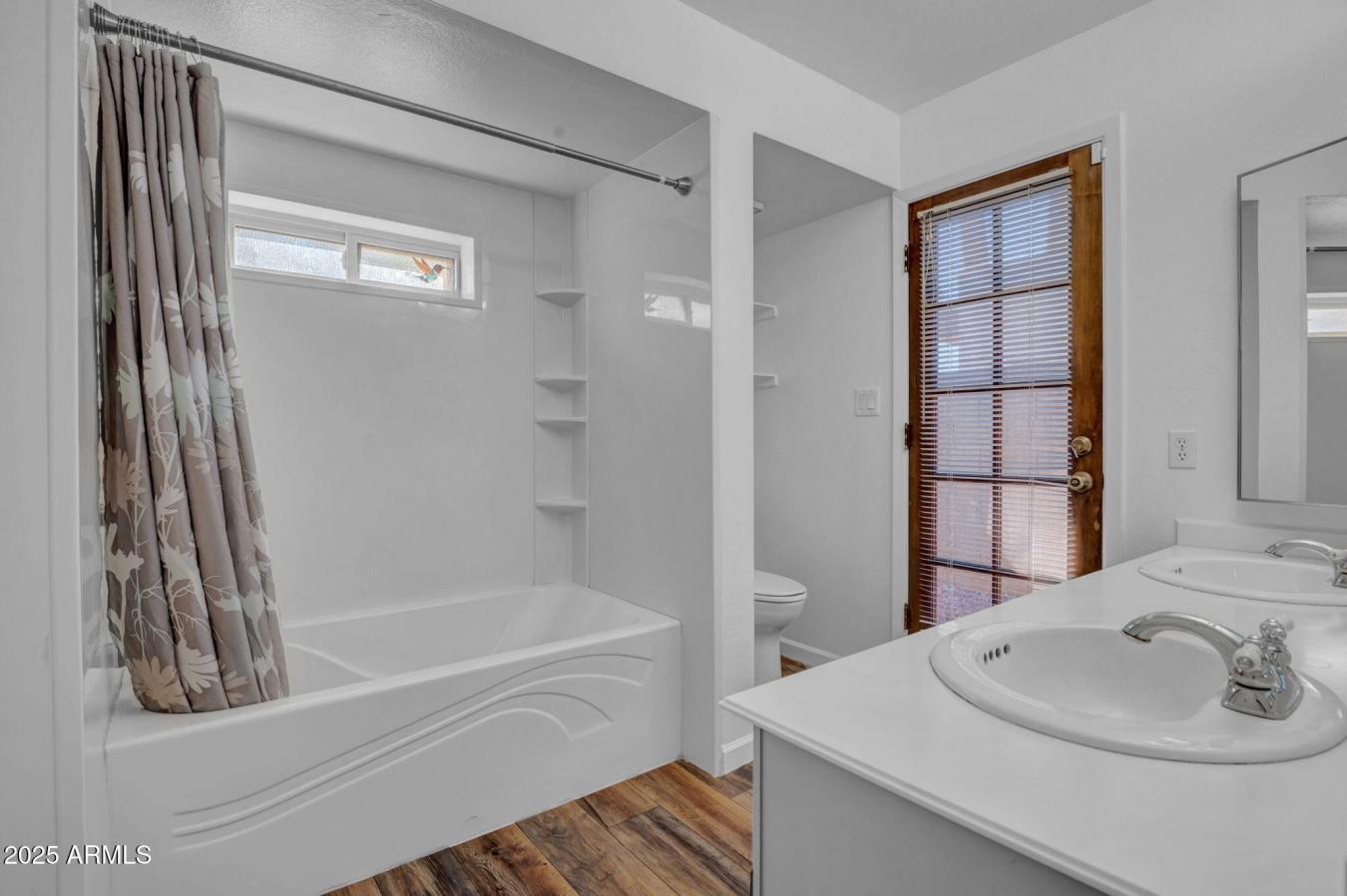 Glendale, Maricopa, 85304, United States, 4 Bedrooms Bedrooms, ,2 BathroomsBathrooms,Residential,For Sale,1971119