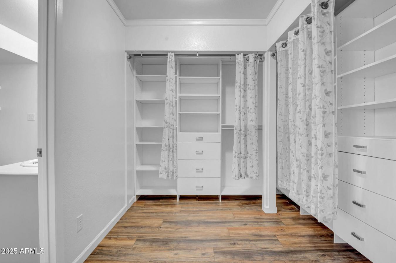 Glendale, Maricopa, 85304, United States, 4 Bedrooms Bedrooms, ,2 BathroomsBathrooms,Residential,For Sale,1971119