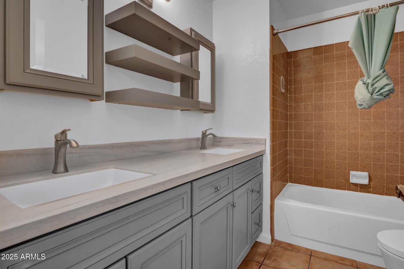 Glendale, Maricopa, 85304, United States, 4 Bedrooms Bedrooms, ,2 BathroomsBathrooms,Residential,For Sale,1971119