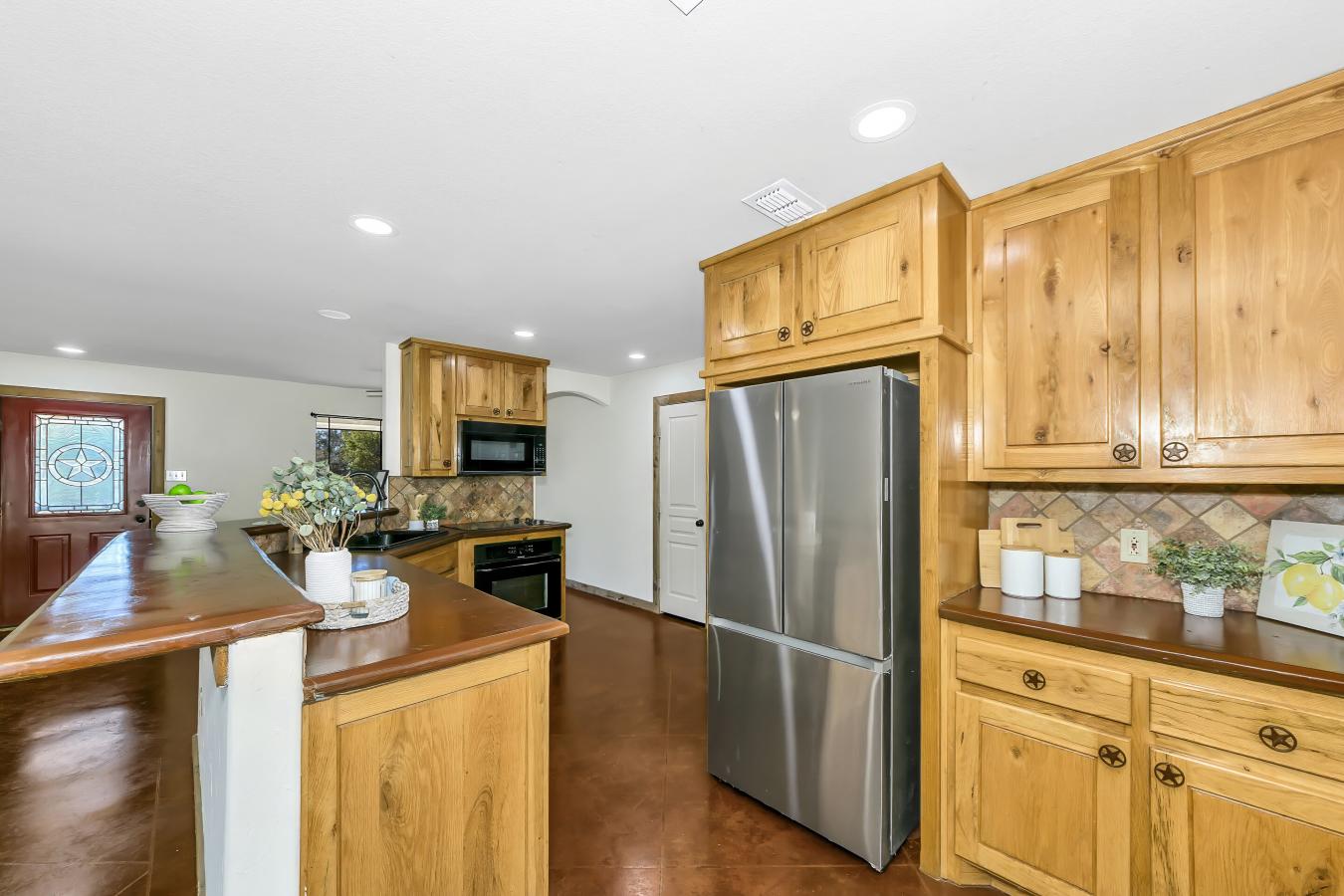 Weatherford, Parker, 76088, United States, 4 Bedrooms Bedrooms, ,3 BathroomsBathrooms,Residential,For Sale,1971118