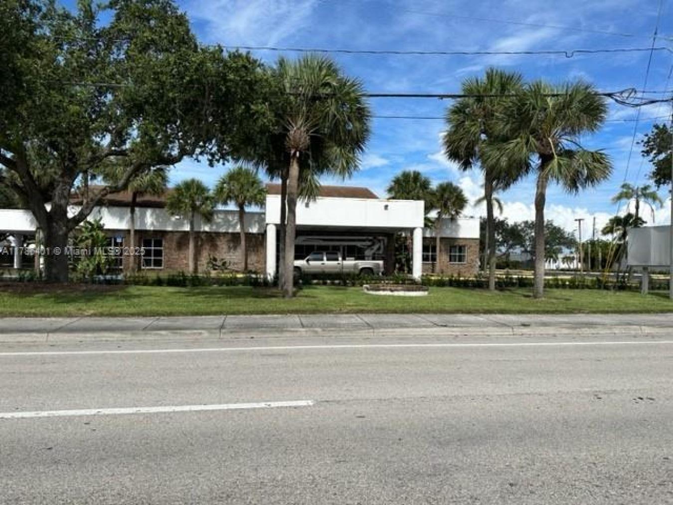 3110 sq ft of available space at Blue Cloud Surgery Centers newest Flo – image 1