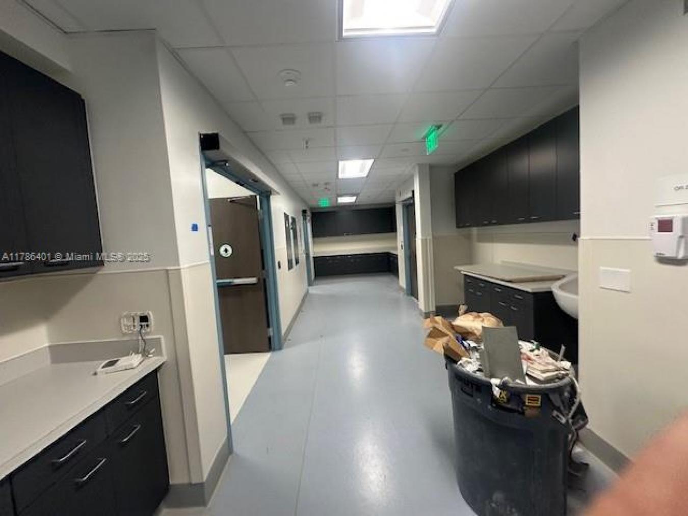 3110 sq ft of available space at Blue Cloud Surgery Centers newest Flo – image 18