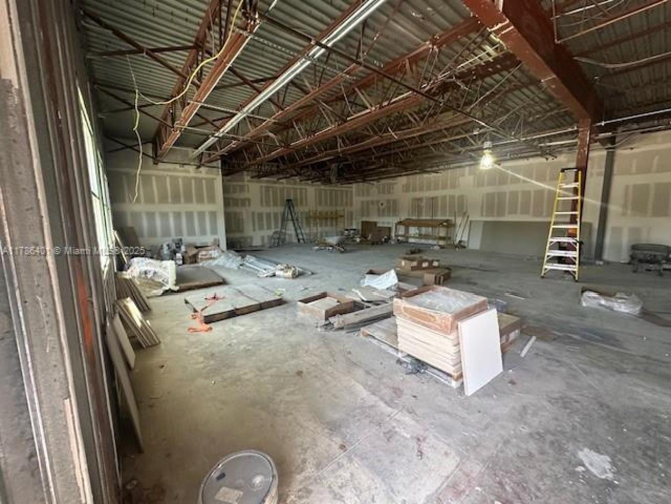 3110 sq ft of available space at Blue Cloud Surgery Centers newest Flo – image 6