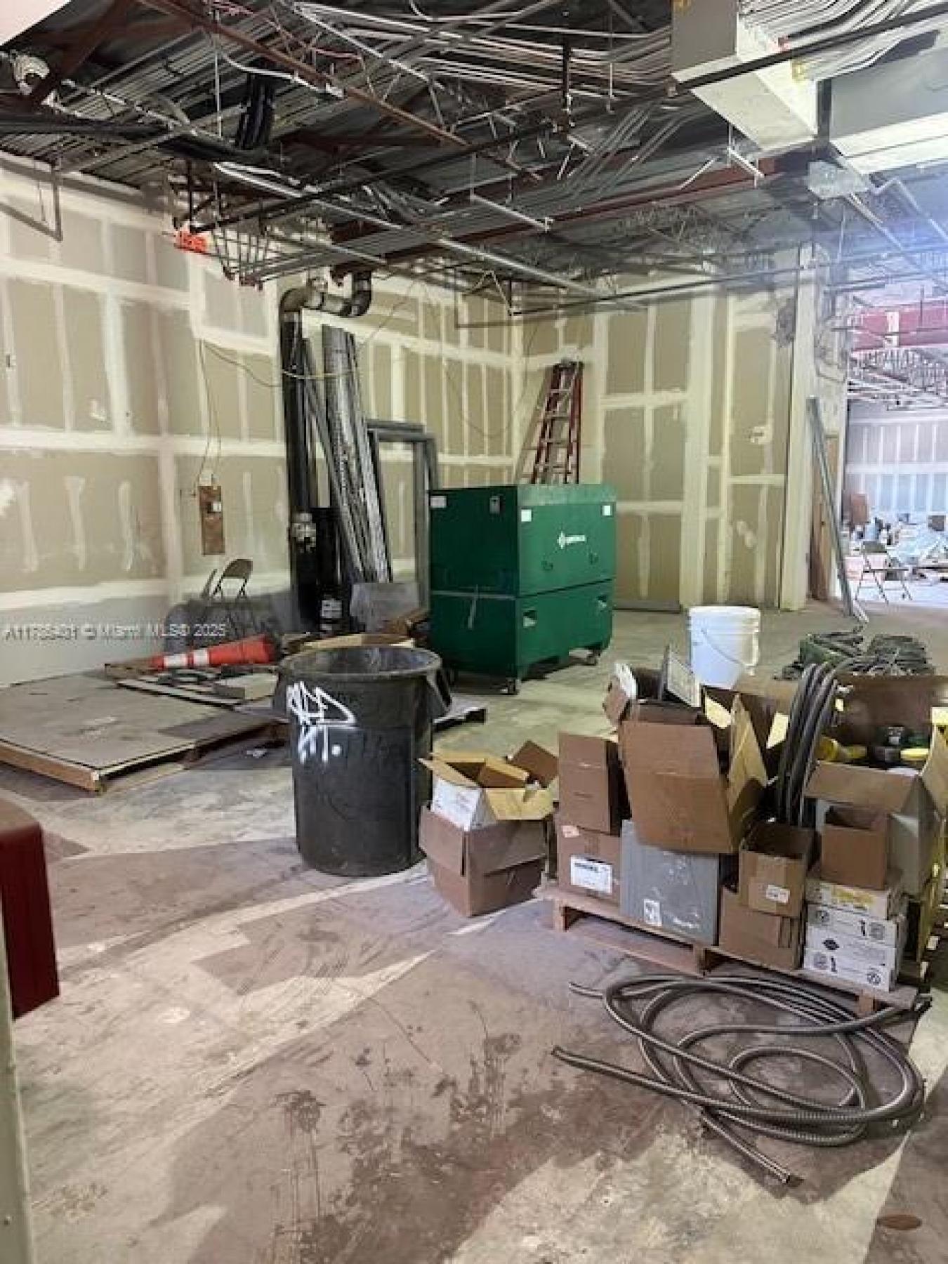 3110 sq ft of available space at Blue Cloud Surgery Centers newest Flo – image 8