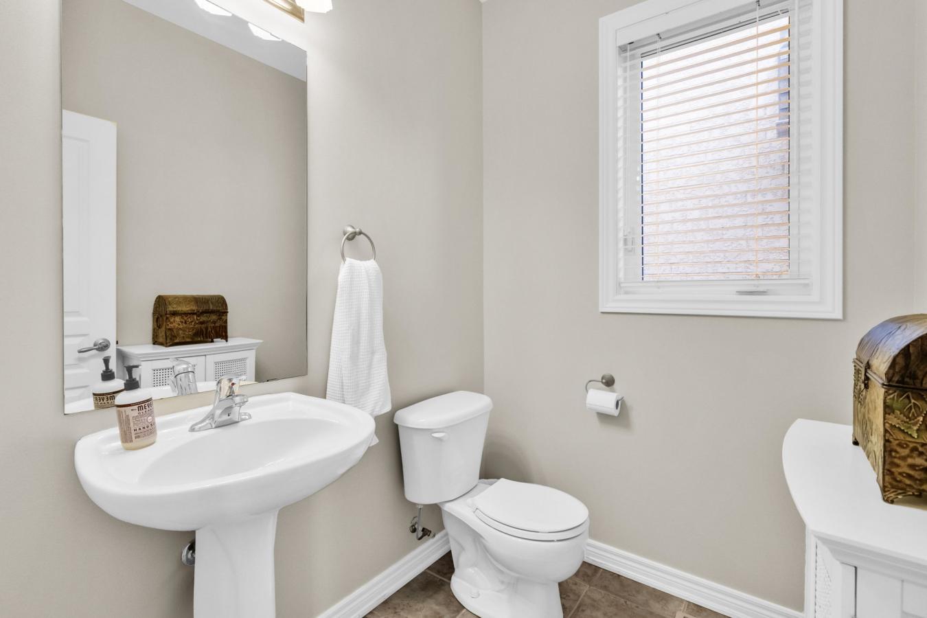 Markham, ON, L6B0E8, Canada, 4 Bedrooms Bedrooms, ,4 BathroomsBathrooms,Residential,For Sale,1971116