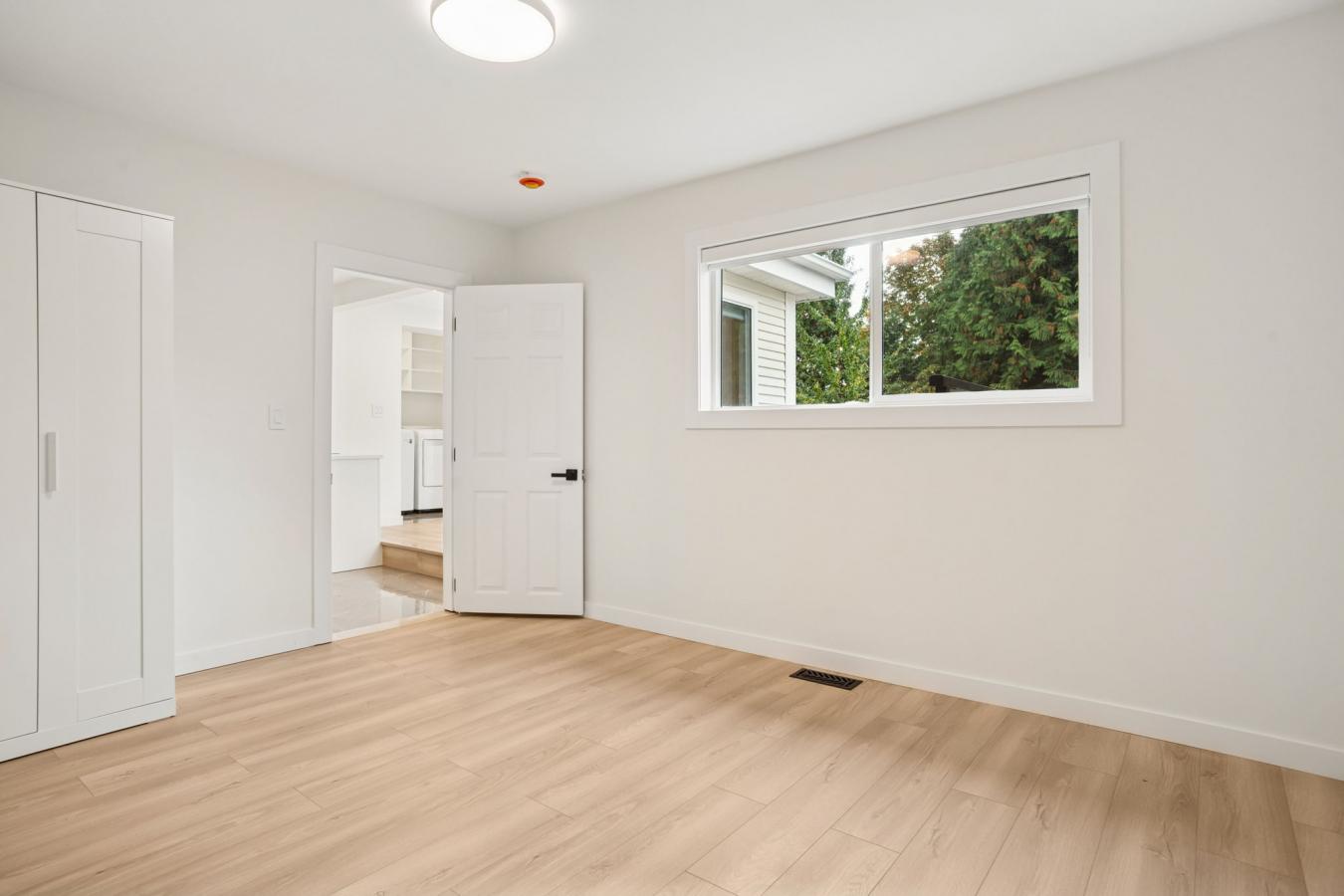 White Rock / South Surrey, Surreu, V4B 3G8, Canada, 4 Bedrooms Bedrooms, ,4 BathroomsBathrooms,Residential,For Sale,1971113