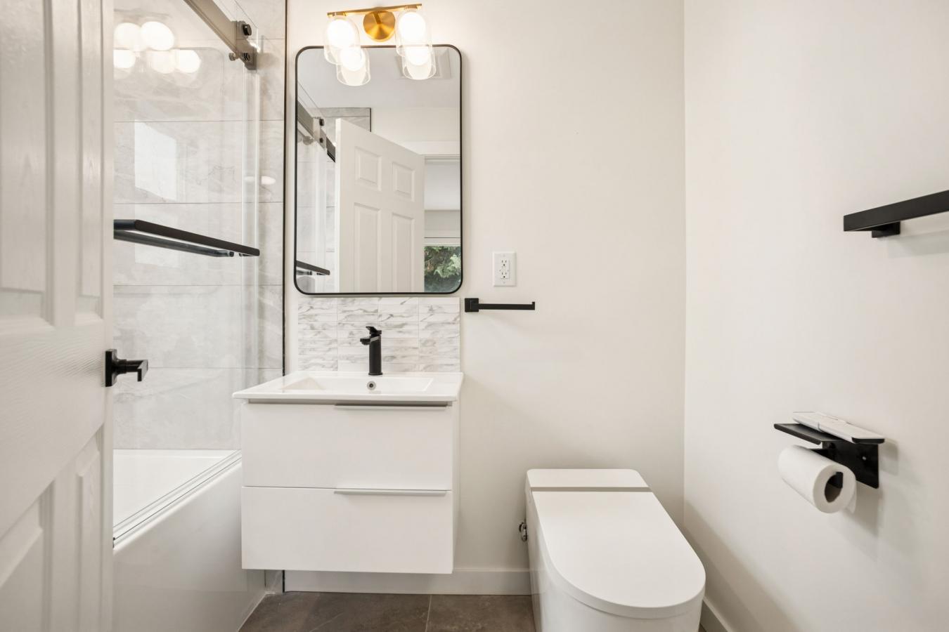 White Rock / South Surrey, Surreu, V4B 3G8, Canada, 4 Bedrooms Bedrooms, ,4 BathroomsBathrooms,Residential,For Sale,1971113