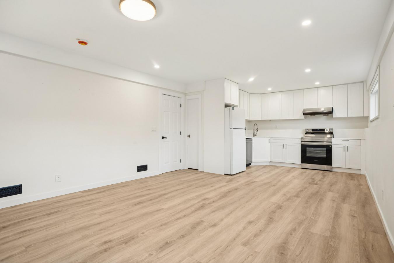 White Rock / South Surrey, Surreu, V4B 3G8, Canada, 4 Bedrooms Bedrooms, ,4 BathroomsBathrooms,Residential,For Sale,1971113