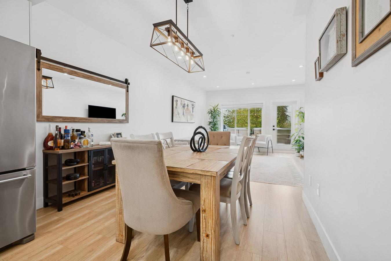 Port Moody, Vancouver, V3H 0M6, Canada, 2 Bedrooms Bedrooms, ,2 BathroomsBathrooms,Residential,For Sale,1971115