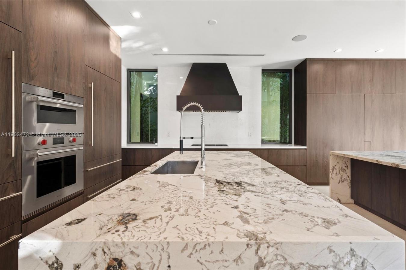 Miami, Florida, 33143, United States, 5 Bedrooms Bedrooms, ,5 BathroomsBathrooms,Residential,For Sale,1987466