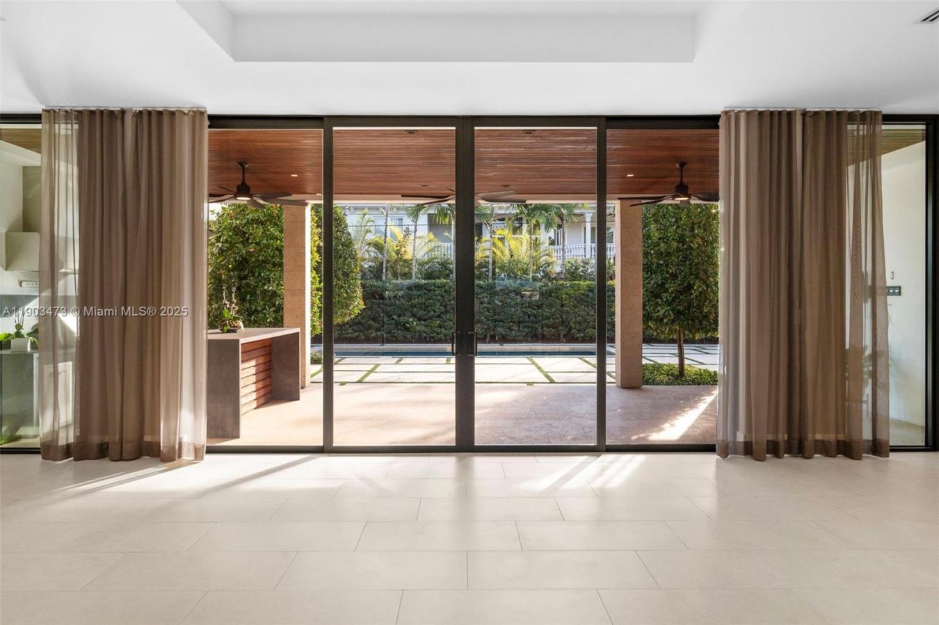 Miami, Florida, 33143, United States, 5 Bedrooms Bedrooms, ,5 BathroomsBathrooms,Residential,For Sale,1987466