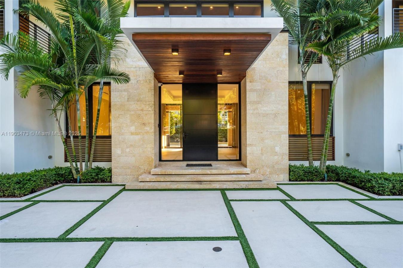 Miami, Florida, 33143, United States, 5 Bedrooms Bedrooms, ,5 BathroomsBathrooms,Residential,For Sale,1987466