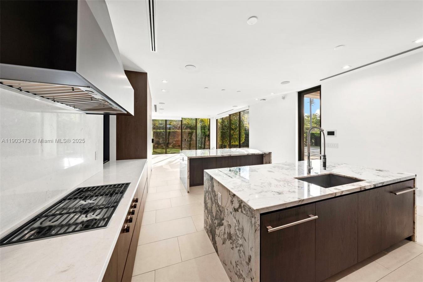 Miami, Florida, 33143, United States, 5 Bedrooms Bedrooms, ,5 BathroomsBathrooms,Residential,For Sale,1987466