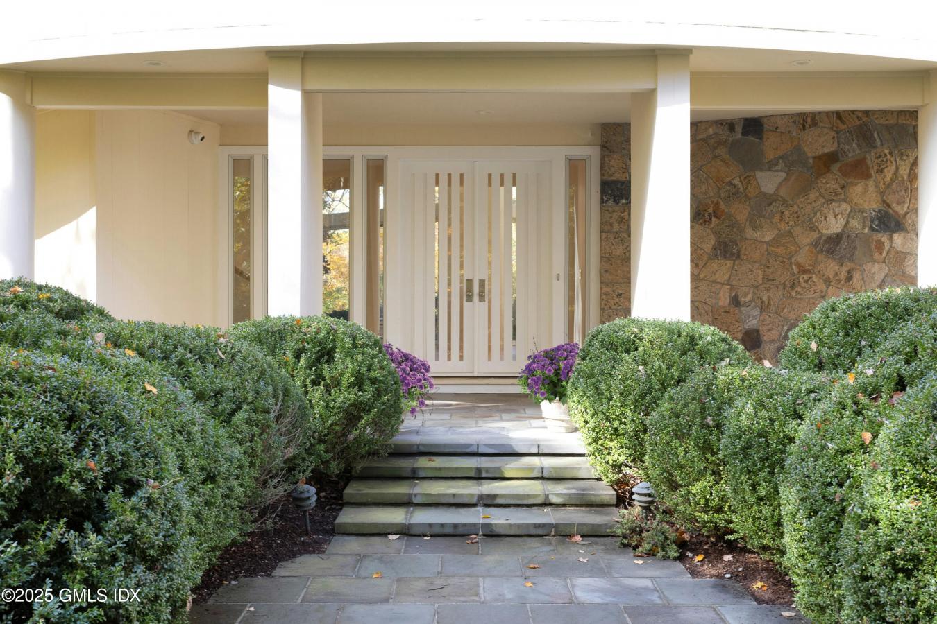 Greenwich, Connecticut, 06831, United States, 6 Bedrooms Bedrooms, ,7 BathroomsBathrooms,Residential,For Sale,1971111