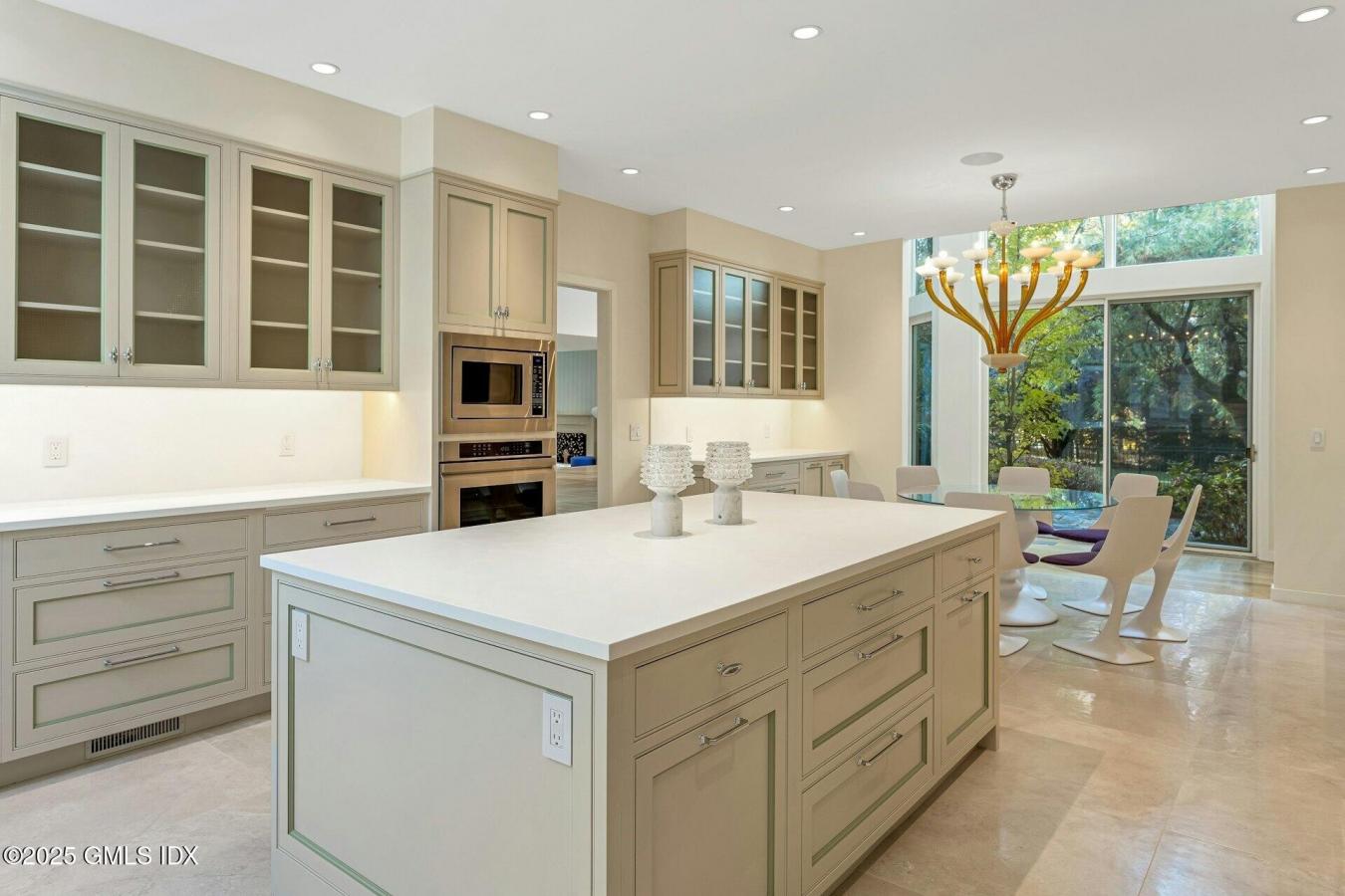 Greenwich, Connecticut, 06831, United States, 6 Bedrooms Bedrooms, ,7 BathroomsBathrooms,Residential,For Sale,1971111