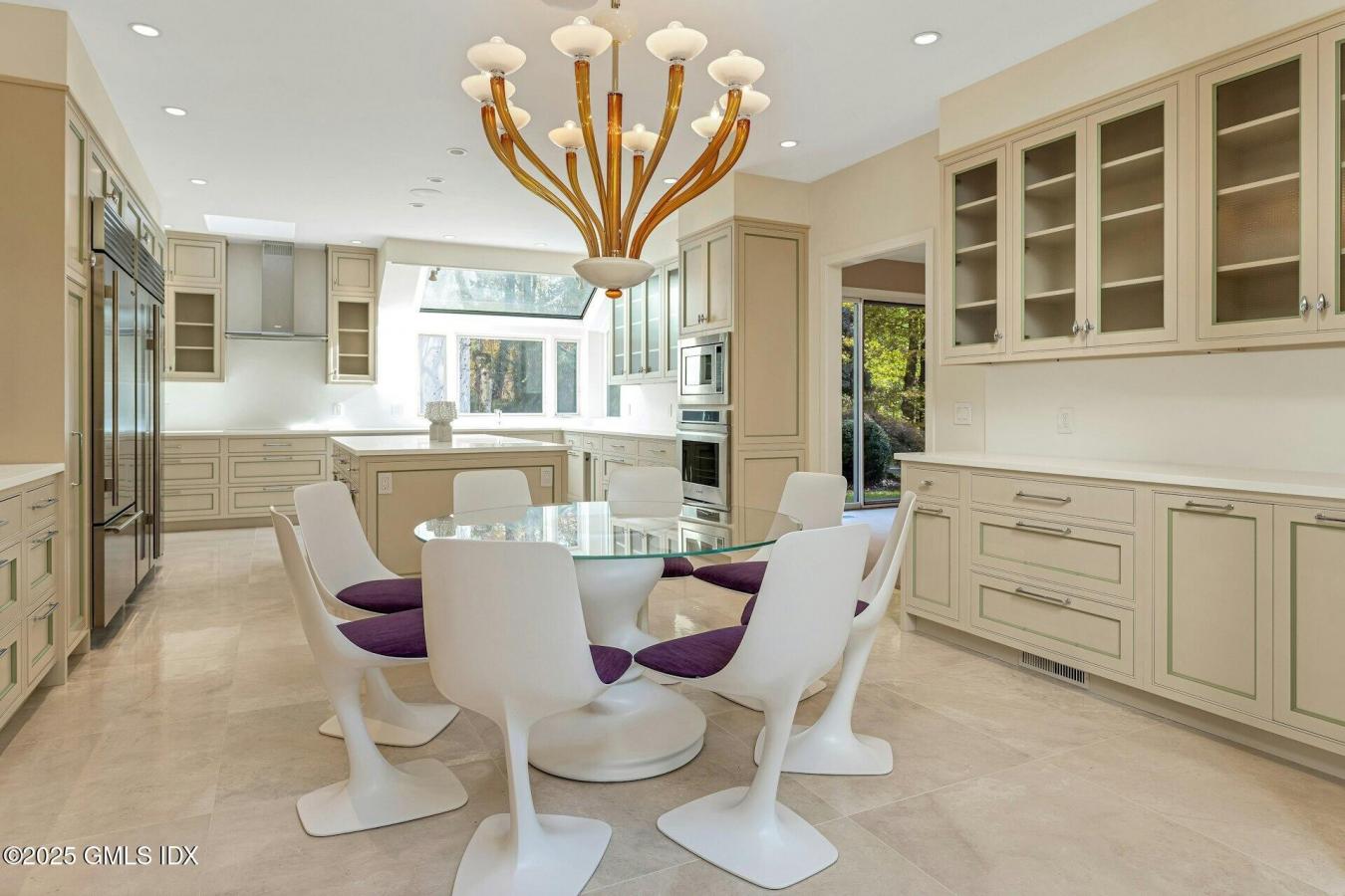 Greenwich, Connecticut, 06831, United States, 6 Bedrooms Bedrooms, ,7 BathroomsBathrooms,Residential,For Sale,1971111