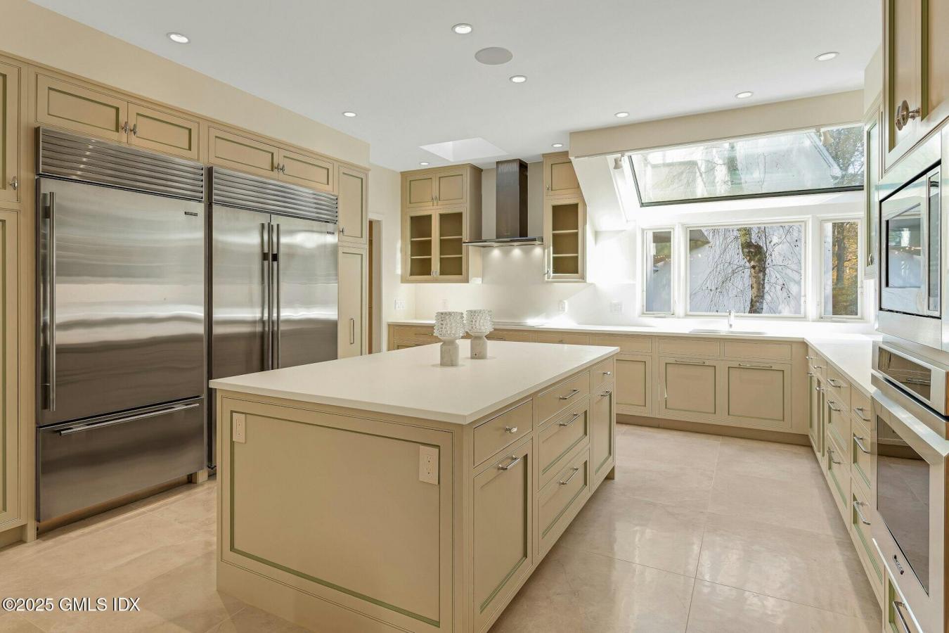 Greenwich, Connecticut, 06831, United States, 6 Bedrooms Bedrooms, ,7 BathroomsBathrooms,Residential,For Sale,1971111