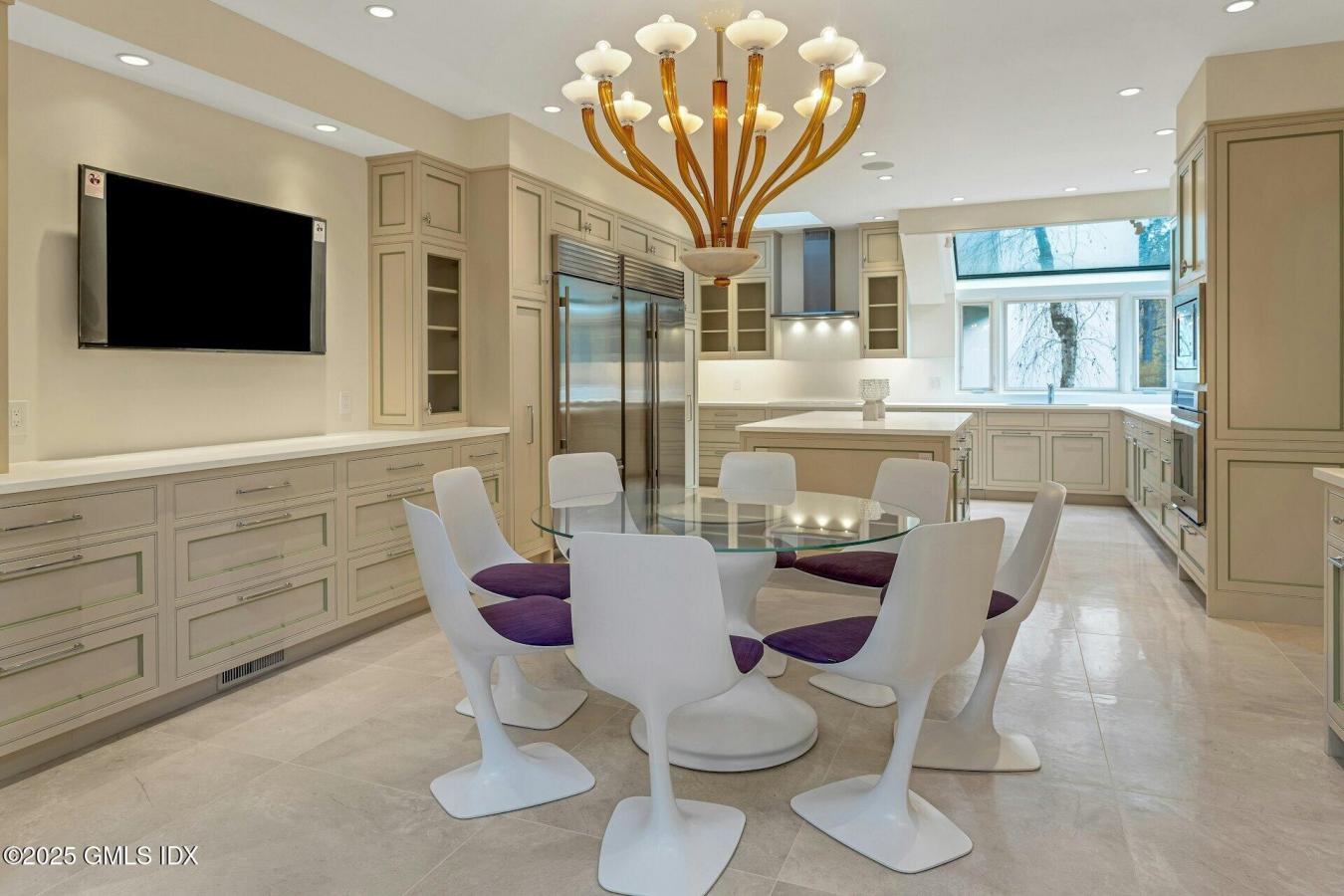 Greenwich, Connecticut, 06831, United States, 6 Bedrooms Bedrooms, ,7 BathroomsBathrooms,Residential,For Sale,1971111