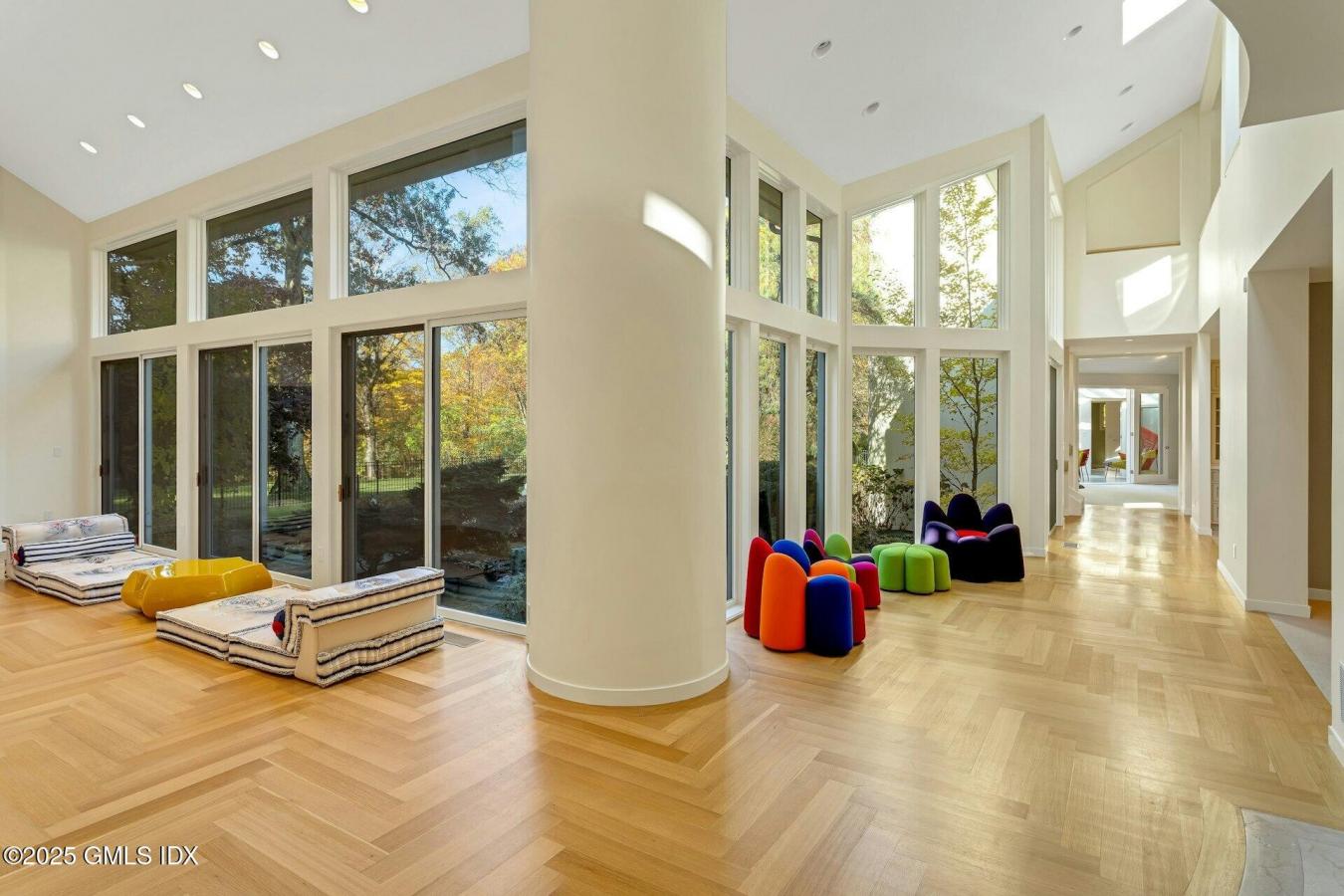 Greenwich, Connecticut, 06831, United States, 6 Bedrooms Bedrooms, ,7 BathroomsBathrooms,Residential,For Sale,1971111