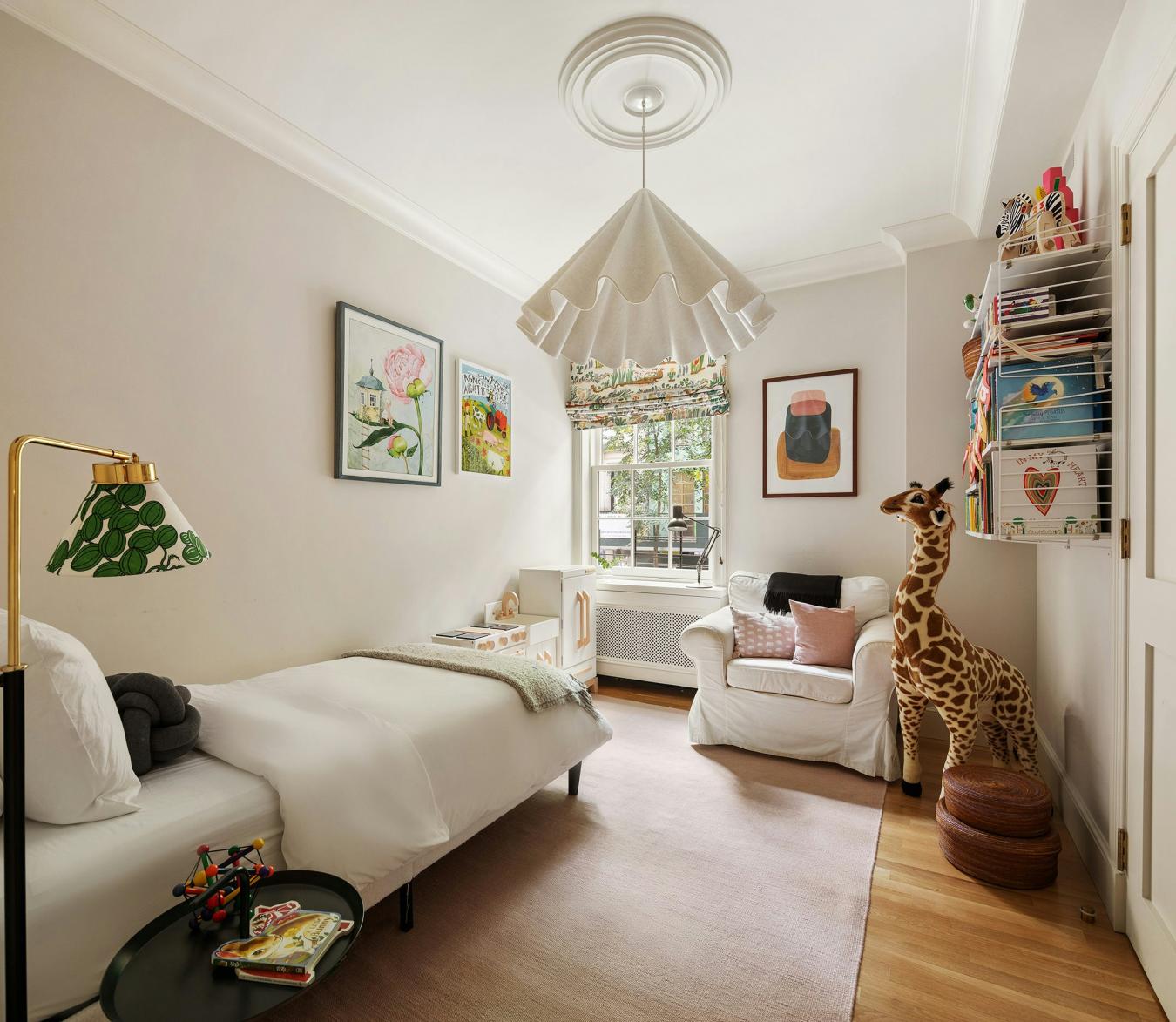 New York, New York, 10065, United States, 4 Bedrooms Bedrooms, ,3 BathroomsBathrooms,Residential,For Sale,1971108