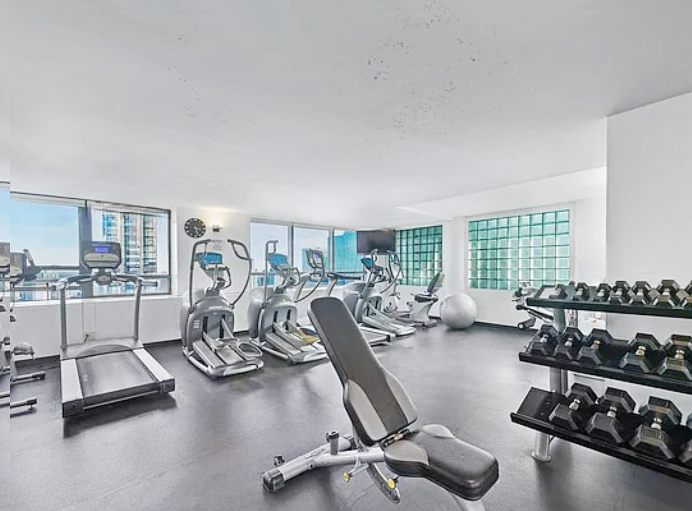 New York, New York, 10017, United States, 2 Bedrooms Bedrooms, ,2 BathroomsBathrooms,Residential,For Sale,1971107