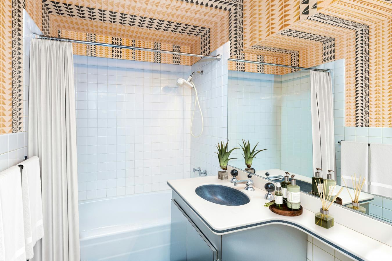 New York, New York, 10021, United States, 2 Bedrooms Bedrooms, ,2 BathroomsBathrooms,Residential,For Sale,1971102